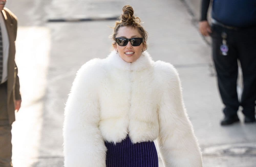 Miley Cyrus ressuscite la coiffure la plus populaire des cours de récré des années 90
