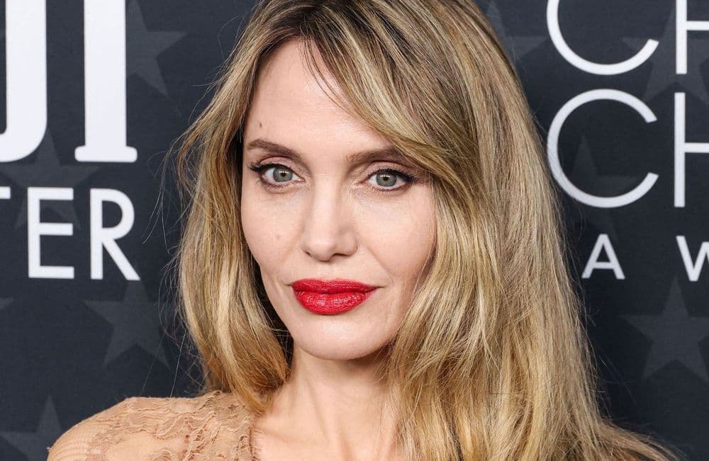 Angelina Jolie révèle pourquoi elle a vendu à la presse les photos de ses enfants Knox et Vivienne