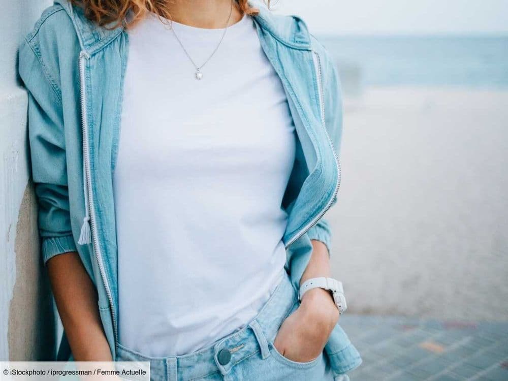 Cristina Cordula dévoile comment porter un T-shirt et un jean pour créer un look ultra tendance