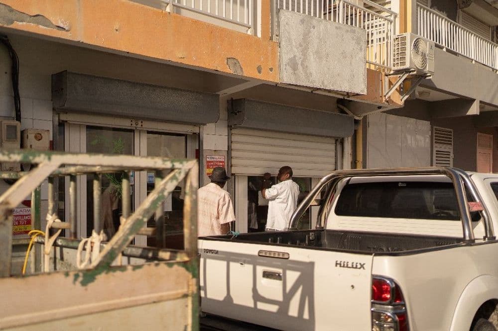 L'électricité rétablie partout en Guadeloupe, le couvre-feu partiel reconduit