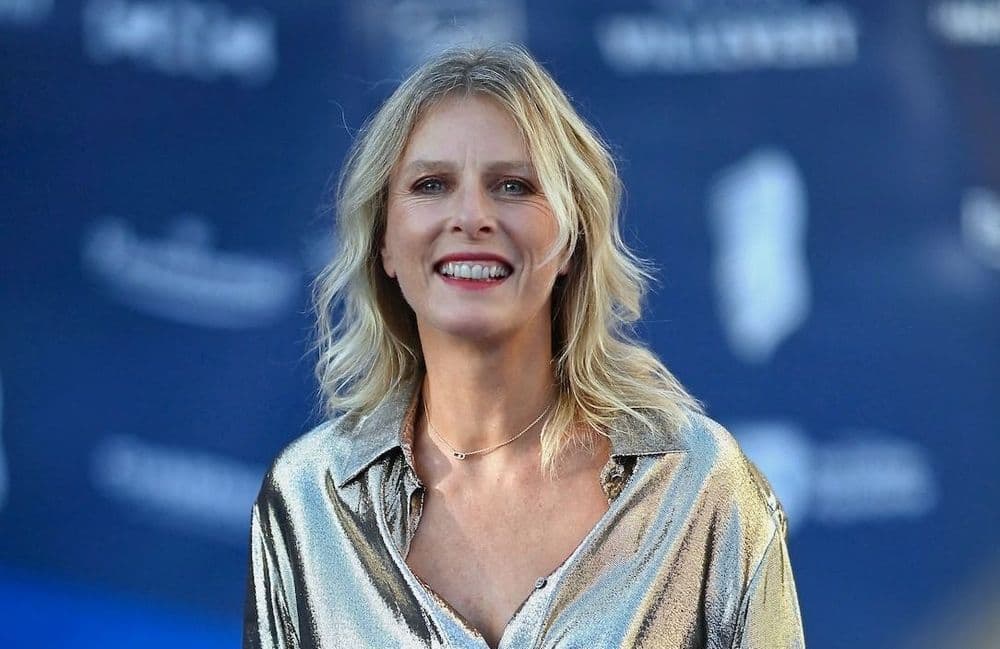 « Plus de peur que de mal » : Karin Viard donne de ses nouvelles après son accident de ski