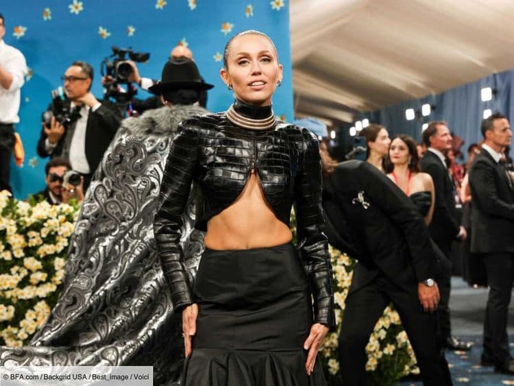 “J’ai été virée” : la blague en forme de gâteau qui a coûté un rôle à Miley Cyrus