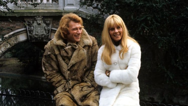Sylvie Vartan revient sur des images cultes en moto avec Johnny Hallyday : "À vrai dire…"