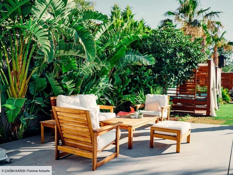Comment nettoyer un salon de jardin en bois et l’entretenir ?