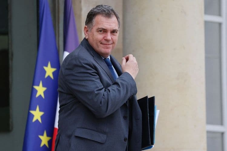 Grève à la SNCF: le ministre des Transports espère que les syndicats reviendront "à la raison"