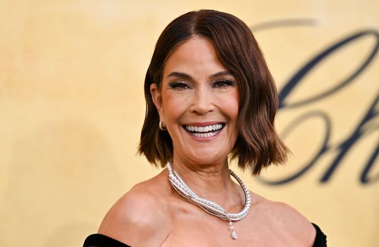 Cannes 2025 : Teri Hatcher, renversante avec une coupe au carré ondulée