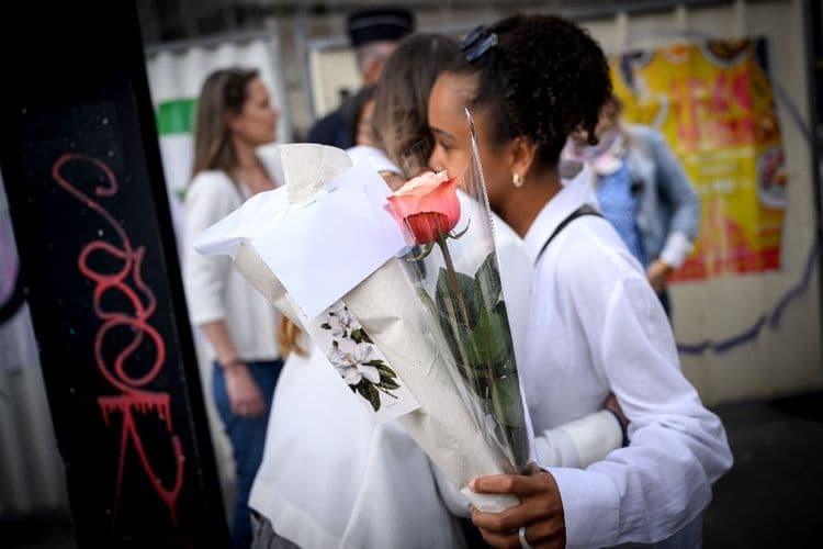 Nantes: la lycéenne tuée de 57 coups de couteau, le suspect ne donne "aucun mobile"