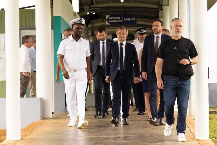 Guyane: Darmanin tente de calmer la polémique sur la future prison de Saint-Laurent