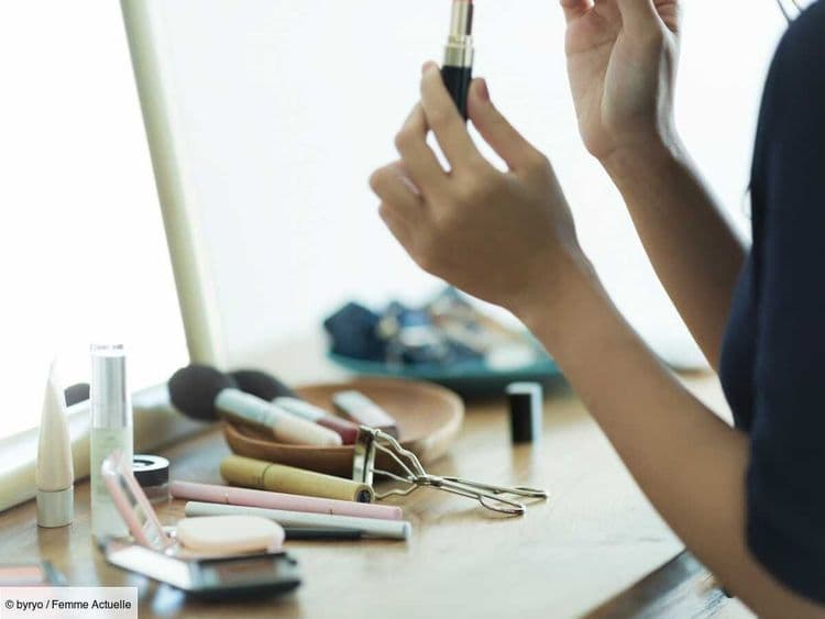 Tightlining : cette astuce makeup, signature des années 2000, revient - et on vous explique comment la reproduire