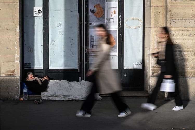 "Je me couche en ayant faim": quand les personnes sans domicile livrent leur quotidien à l'Insee