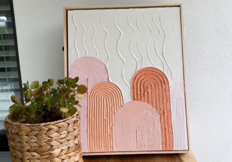 DIY : voici l’astuce parfaite pour créer un tableau texturé en plâtre