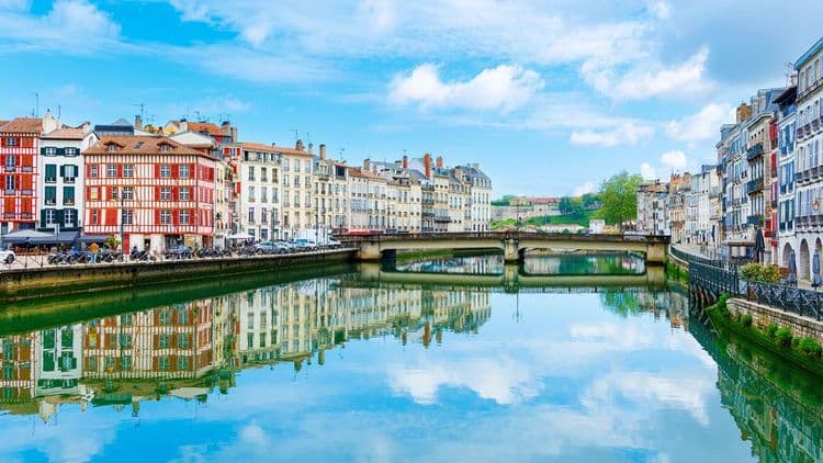 Immobilier à Bayonne : une baisse des prix sur les appartements en avril 2025