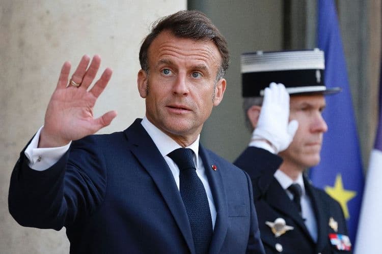 Macron de nouveau sur tous les fronts, comme si de rien n'était