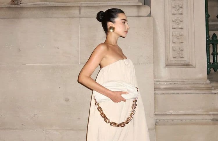 Elle fait sensation sur les réseaux : voici la combi ultra-légère qui sauve un look en pleine canicule