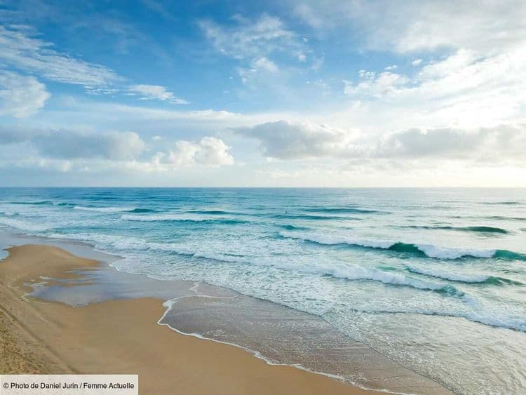 “On aurait dit un tsunami” : les images impressionnantes d'un "nuage rouleau" sur une plage du Portugal