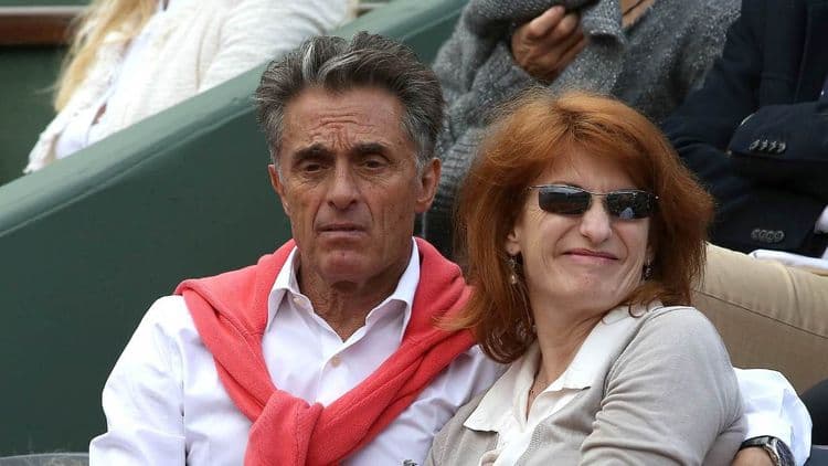 Qui est la célèbre compagne de Gérard Holtz ?