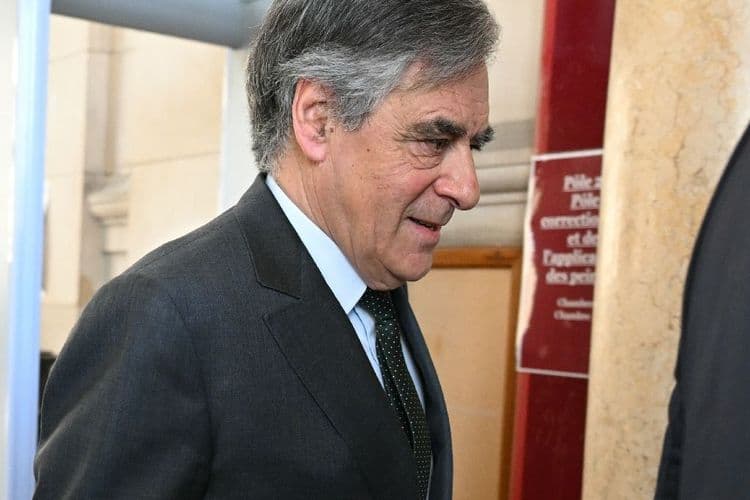 Affaire des emplois fictifs: François Fillon finalement condamné à du sursis