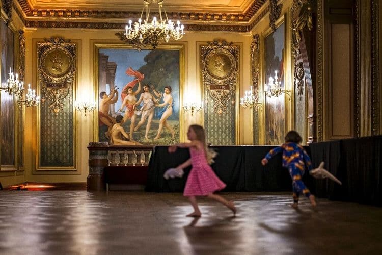 Une nuit à l'opéra en chaussettes et pyjama... mais sans fantôme