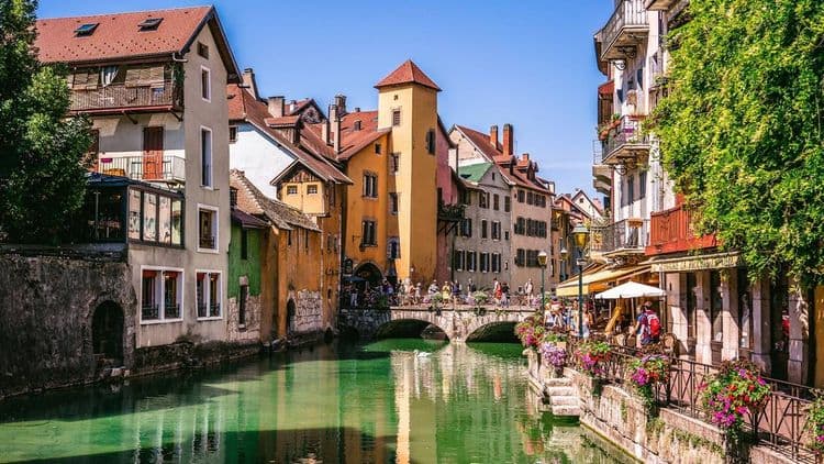 Immobilier à Annecy : des prix d'achat et de location évoluent entre octobre et novembre 2024
