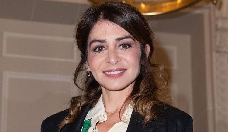 Après l'avoir côtoyée, Julie Zenatti sincère sur Hélène Ségara : "Je l'envoie bouler tout le temps"