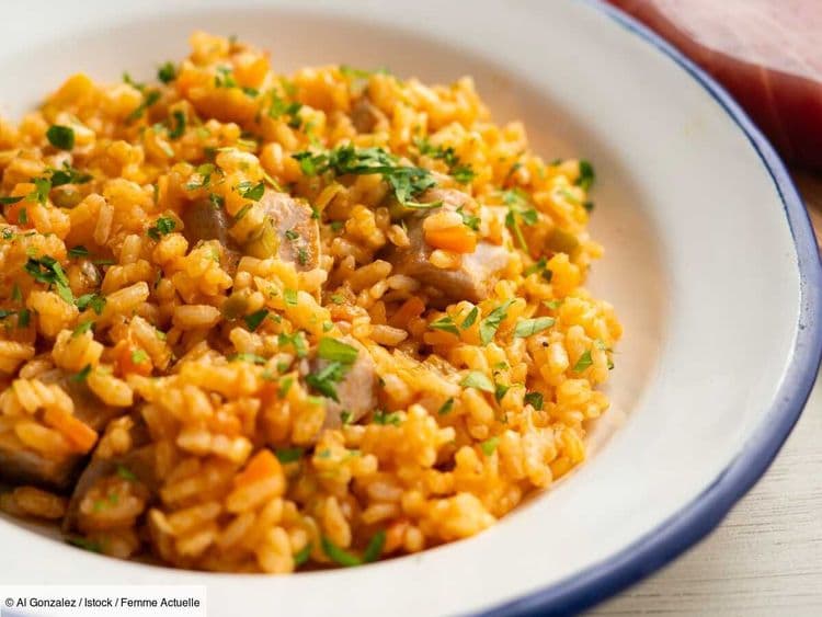 Riz à la manière d'une paëlla : la recette facile à faire à la poêle