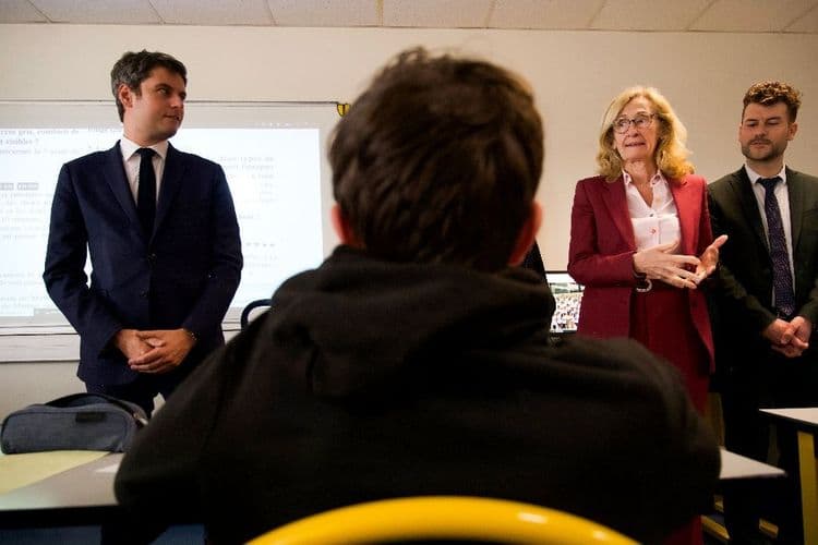 Groupes de niveau: Attal et Belloubet unis face aux chefs d'établissements