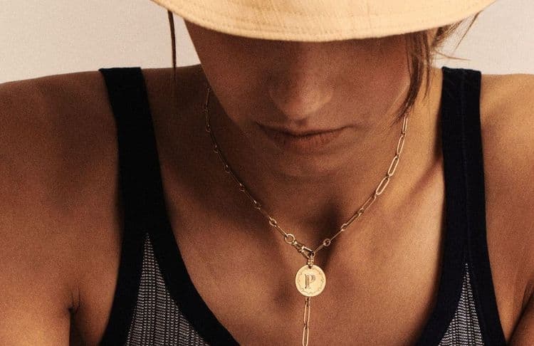 Ces colliers de notre enfance font peau neuve en 2024