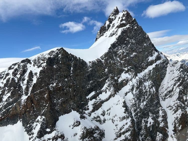 Suisse : cinq corps de skieurs trouvés sans vie dans les environs de Zermatt