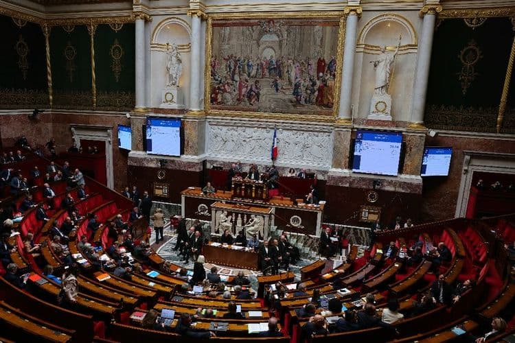 Loi "simplification": la chasse aux comités se poursuit à l'Assemblée malgré plusieurs instances sauvées