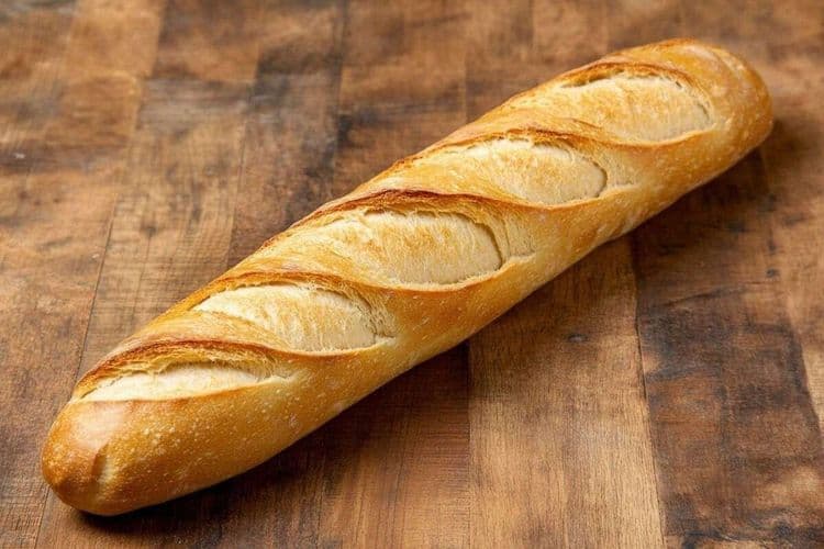 Anti-gaspillage : une étude remet en question la taille traditionnelle de la baguette en boulangerie
