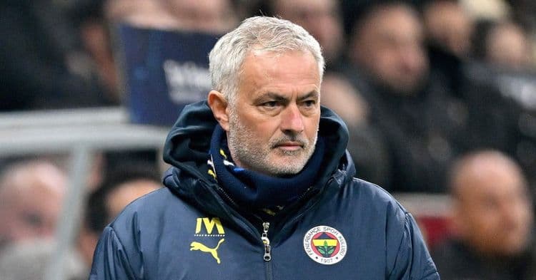 Mourinho lance "les pièces" pour choisir son onze