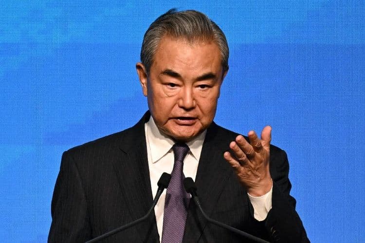 Le chef de la diplomatie chinoise en Europe pour resserrer les liens face à Washington