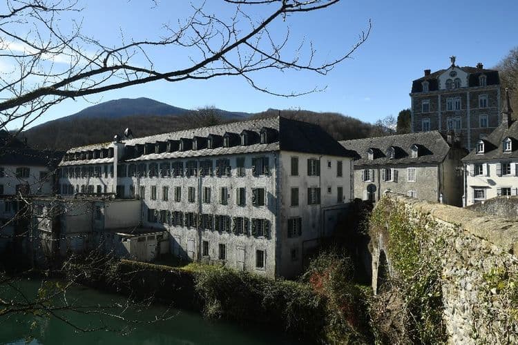 Face aux violences à l'école, la commission parlementaire appelle à "une révolution"