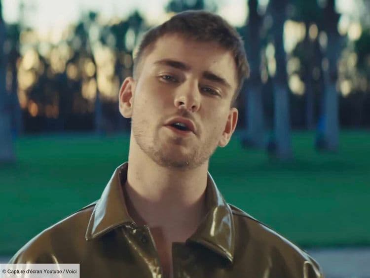 Julien Lieb (Star Academy) de passage à Cannes : le chanteur s'affiche très proche d'une candidate des Ch'tis !