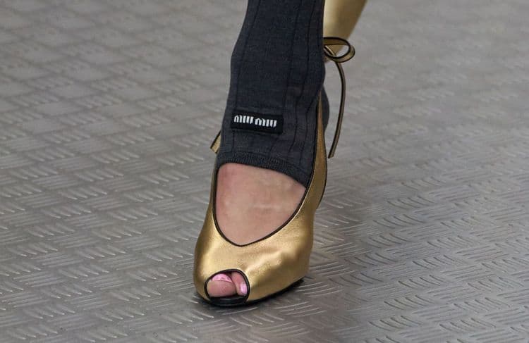 Peep toes : ces escarpins rétro adoptés par Katie Holmes et Chloë Sevigny seront les plus pointus de la saison