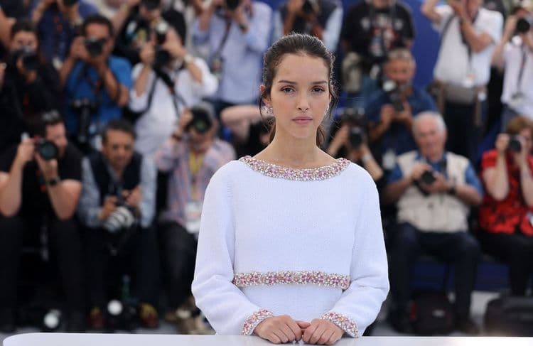 L’ascension de Lyna Khoudri, entre rôles engagés et amour sous les projecteurs