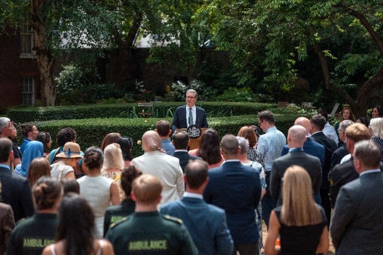 Réforme des aides sociales au Royaume-Uni: Starmer évite une défaite au prix de concessions