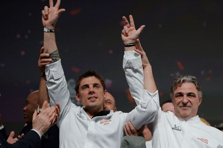 Le Michelin décerne trois étoiles d'un coup au jeune chef Fabien Ferré