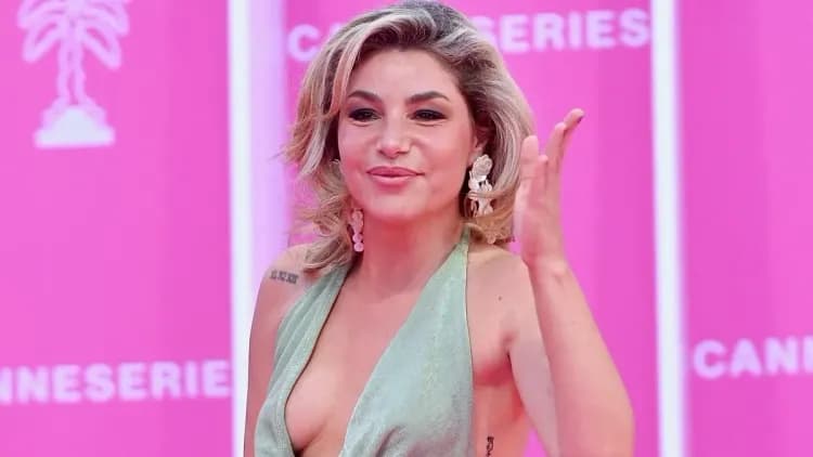 "J’ai goûté à tout" : Lola Marois raconte ses "délires" pas très nets à 14 ans à base de substances "dures" et illicites