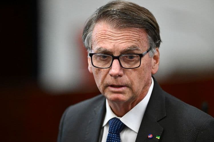 Face aux juges, Bolsonaro nie toute velléité putschiste