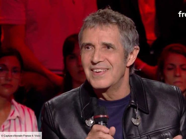 Pourquoi Julien Clerc a choisi un air joyeux pour sa chanson en hommage à son frère Gérard Leclerc (ZAPTV)
