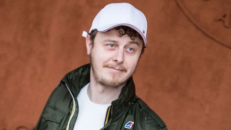 Norman Thavaud rattrapé par l’affaire des "nudes" et des "dédi boobs", celles qui l’accusent refusent de se taire
