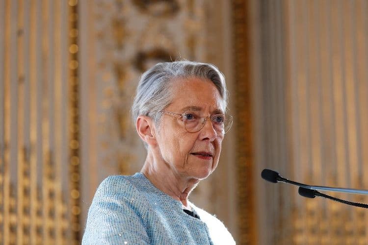 Elisabeth Borne veut 50% de filles en spécialité maths en terminale en 2030