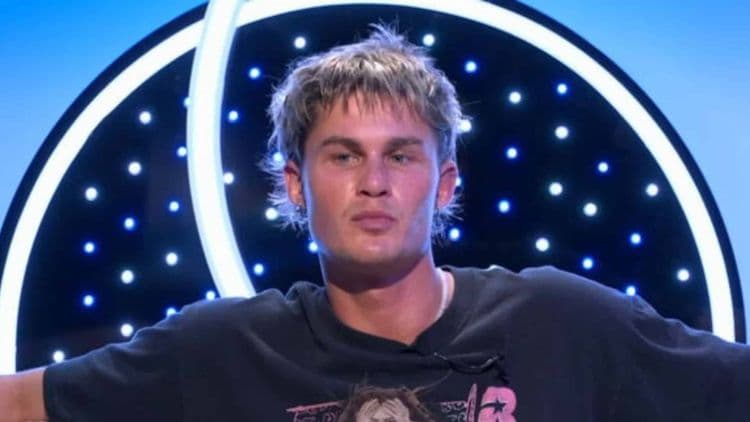Adrien (Secret Story 2025) : sa mère n'est pas une inconnue, c'est une femme influente dans leur ville