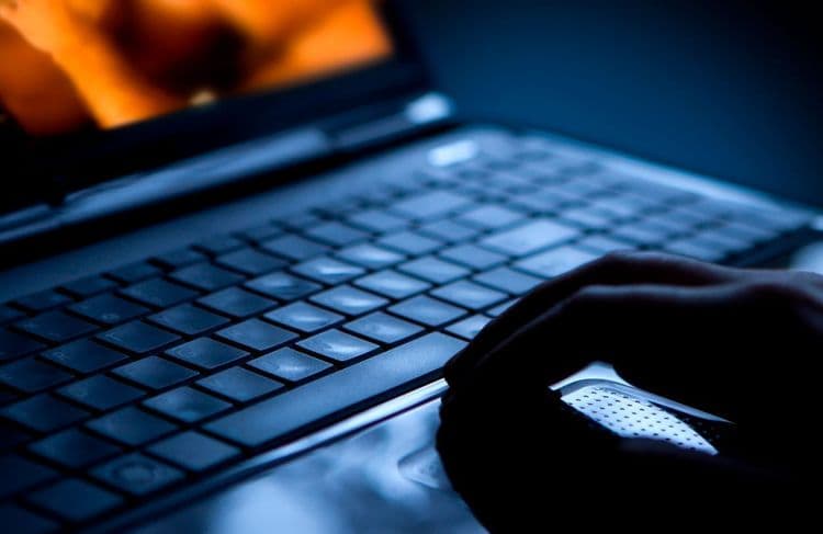 Soupçonné de revenge porn visant son ex-compagne, un magistrat placé en garde à vue