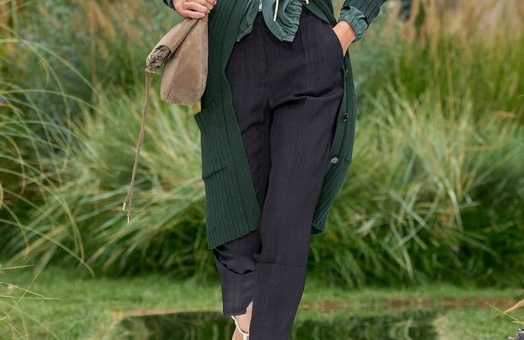 Exit le jean large, le pantalon cigarette fait son come-back