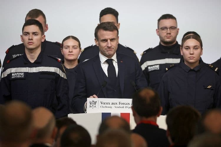 Macron pose une nouvelle pierre de "l'économie de guerre" jeudi à Bergerac