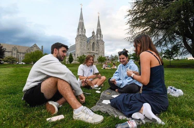 Aux Etats-Unis, les jeunes diplômés face à la crise de l'emploi