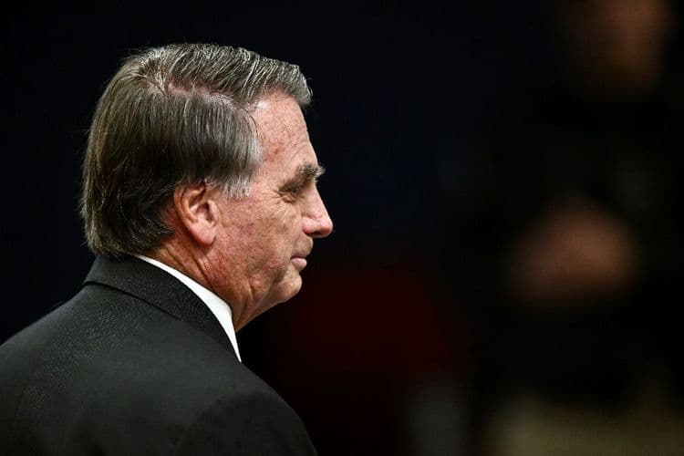Brésil: menacé de prison, Bolsonaro mobilise ses partisans pour "la justice"
