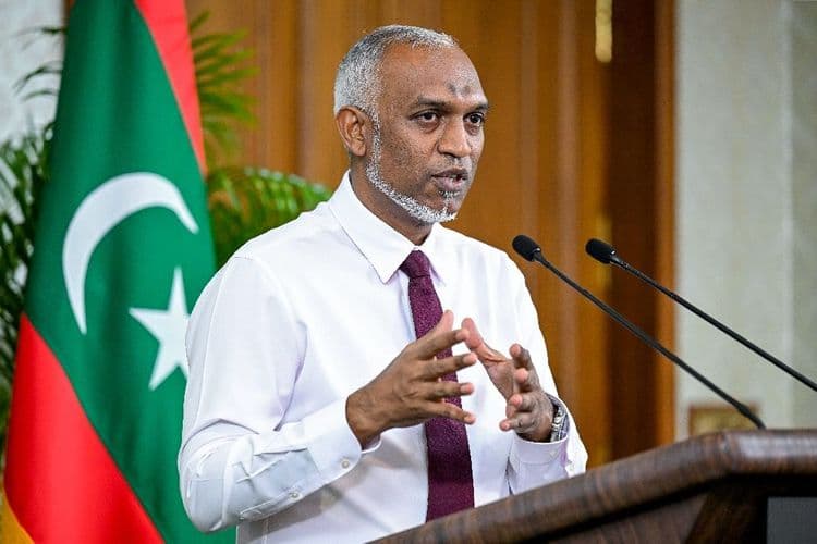 Le président des Maldives passe près de 15 heures en conférence de presse